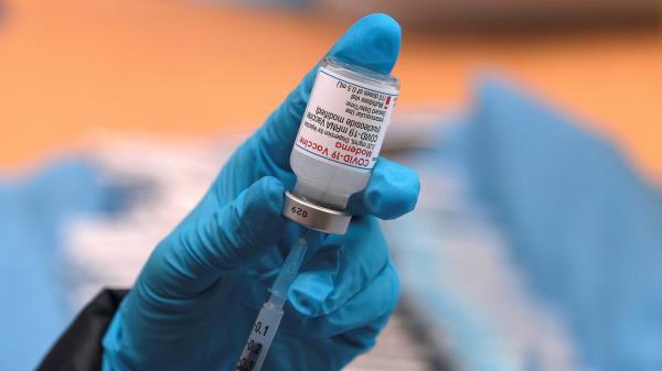 英国批准了首个可以阻止Ómicron的COVID-19二价疫苗