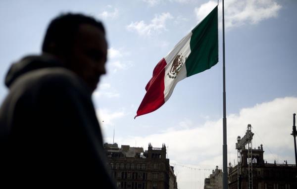 穆迪(Moody 's)警告称，墨西哥面临新冲击的财政空间减少
