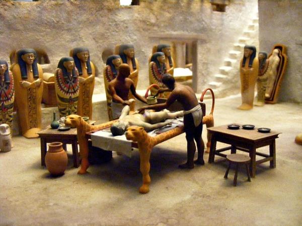 Field Museum - diorama of Egyptian mummification process. Image credit: Erika Smith cc2.0
