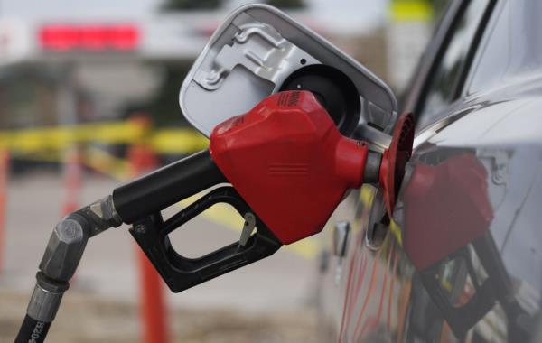 罗德岛,质量汽油价格结束了16周的下跌，仍然低于全国平均水平