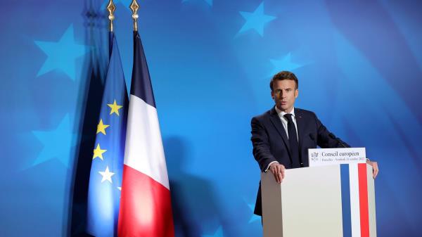 法国正在步波兰的后尘他希望留下一份鲜为人知的协议，以避免巨额损失