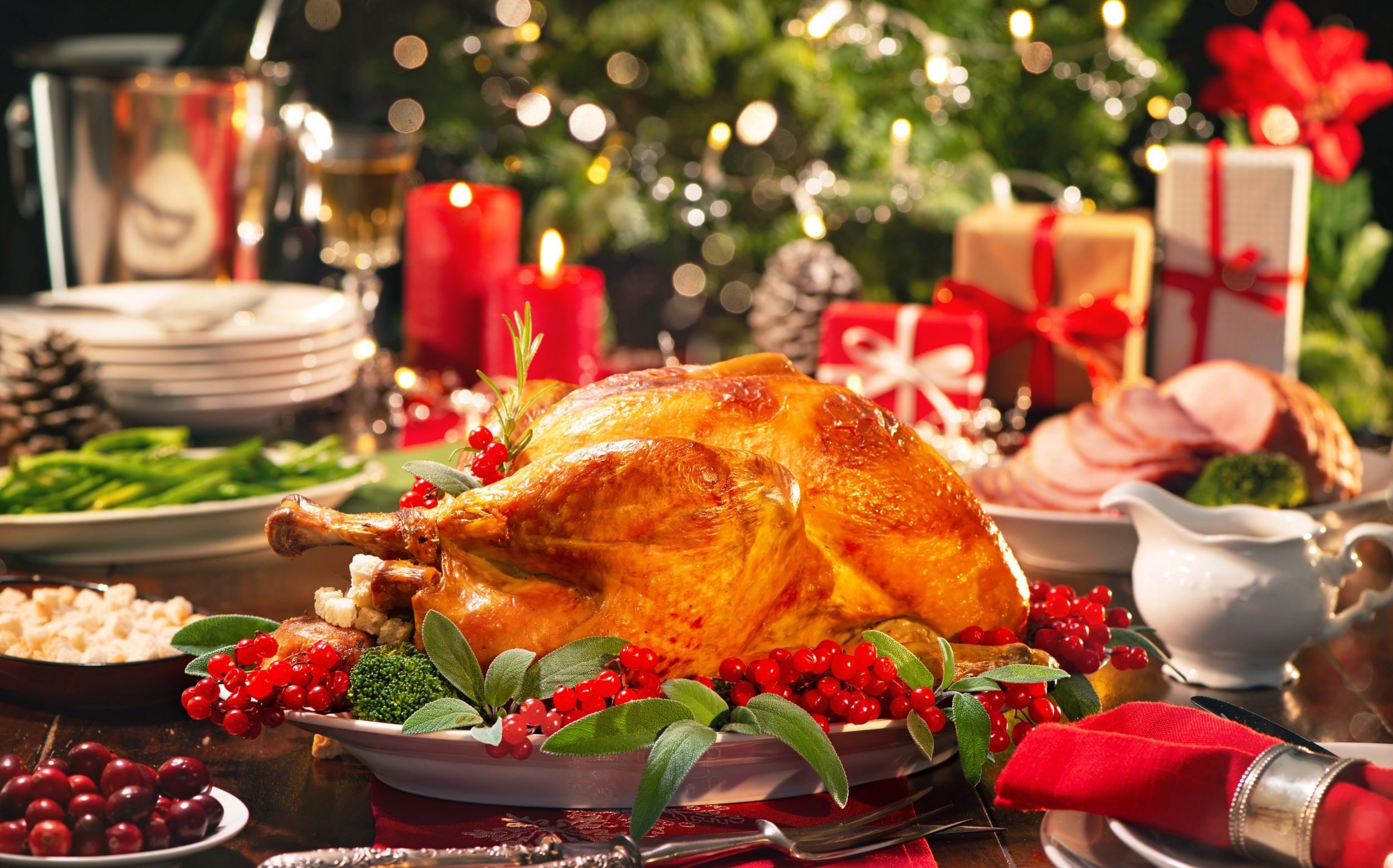 圣诞节晚餐的花费是31英镑，因为家庭购买的肉馅饼减少了