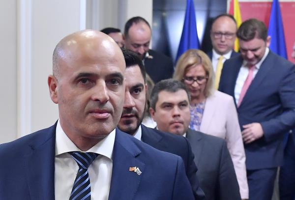 北马其顿旋转门内阁反映政治讨价还价文化